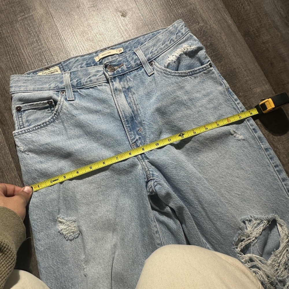 Levis Premium Baggy Dad Jeans Womens 26x30 Light Wash Distressed Ripped Raw Hem - Picture 14 of 16